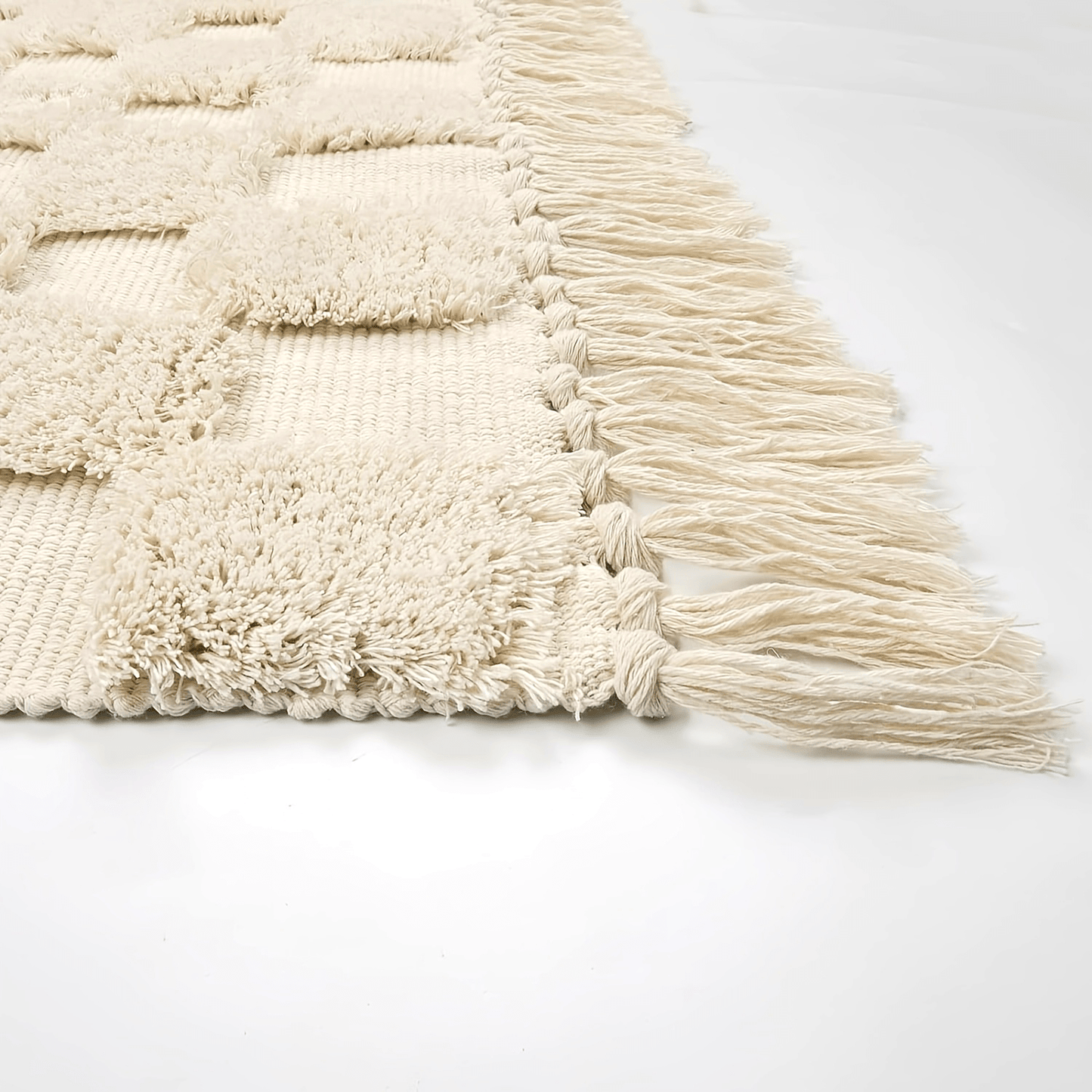 Chic Boho Checkered Tufted Rug - 4x6 Beige Area Carpet with Tassels